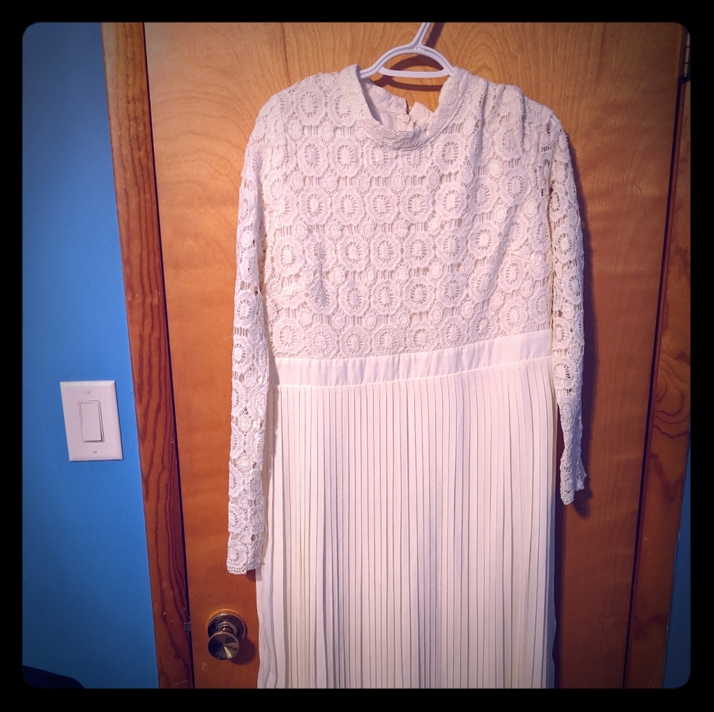 New women's ivory long sleeve dress (12-16)